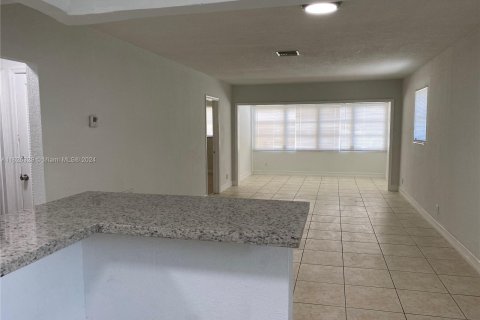 Copropriété à vendre à Hollywood, Floride: 2 chambres, 98.01 m2 № 1280876 - photo 6