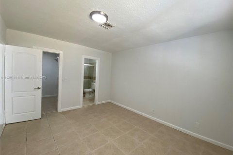 Copropriété à vendre à Hollywood, Floride: 2 chambres, 98.01 m2 № 1280876 - photo 9