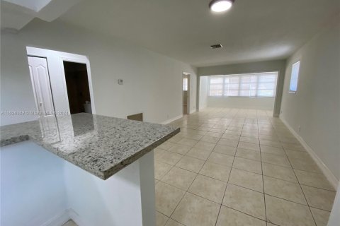 Copropriété à vendre à Hollywood, Floride: 2 chambres, 98.01 m2 № 1280876 - photo 7