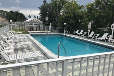 Copropriété à vendre à Hollywood, Floride: 2 chambres, 98.01 m2 № 1280876 - photo 21