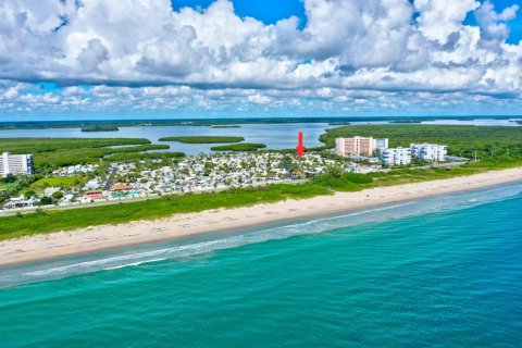 Condo in Hutchinson Island South, Florida, 1 bedroom  № 1228827 - photo 14