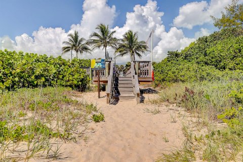 Condo in Hutchinson Island South, Florida, 1 bedroom  № 1228827 - photo 4