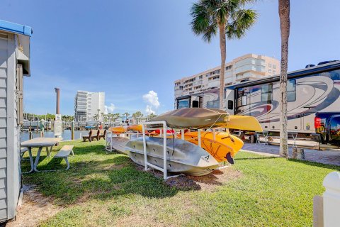 Condominio en venta en Hutchinson Island South, Florida, 1 dormitorio, 76.55 m2 № 1228827 - foto 11