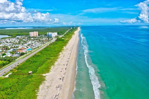 Condo in Hutchinson Island South, Florida, 1 bedroom  № 1228827 - photo 15