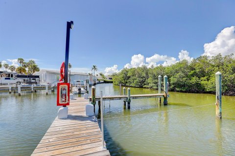 Condo in Hutchinson Island South, Florida, 1 bedroom  № 1228827 - photo 10