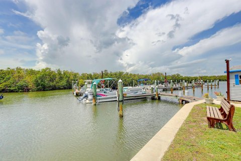 Condo in Hutchinson Island South, Florida, 1 bedroom  № 1228827 - photo 18