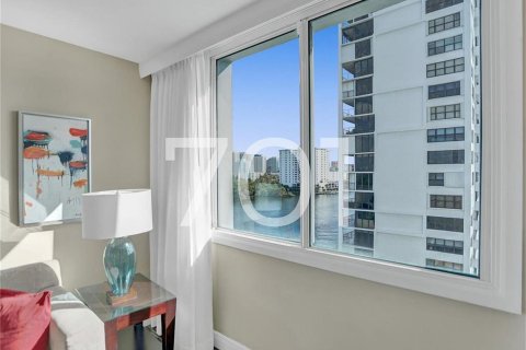 Copropriété à vendre à Fort Lauderdale, Floride: 1 chambre, 59.09 m2 № 963715 - photo 10