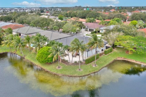 Villa ou maison à vendre à Hialeah, Floride: 4 chambres, 196.49 m2 № 1406372 - photo 3