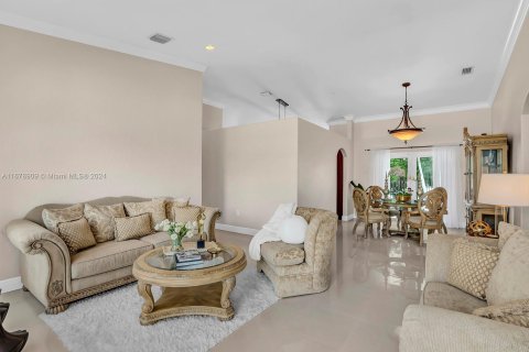 Villa ou maison à vendre à Hialeah, Floride: 4 chambres, 196.49 m2 № 1406372 - photo 15