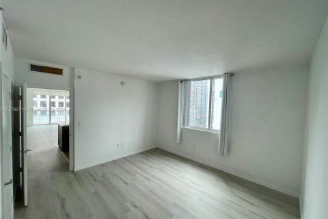 Condominio en venta en Miami, Florida, 2 dormitorios, 111.2 m2 № 1406373 - foto 13