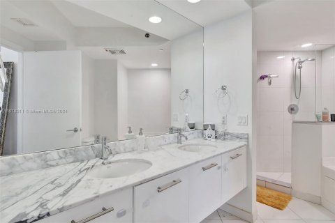 Copropriété à vendre à Miami, Floride: 2 chambres, 111.2 m2 № 1406373 - photo 11