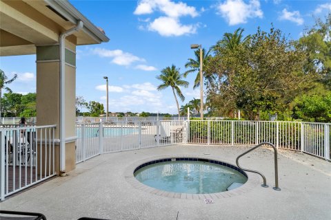 Casa en venta en Deerfield Beach, Florida, 3 dormitorios, 207.26 m2 № 1208568 - foto 1