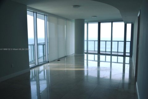 Condo in Sunny Isles Beach, Florida, 4 bedrooms  № 1384236 - photo 4