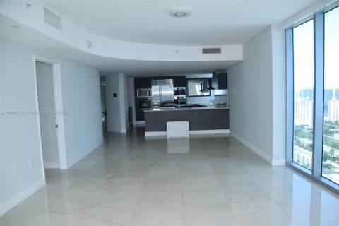 Condo in Sunny Isles Beach, Florida, 4 bedrooms  № 1384236 - photo 5