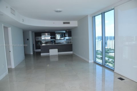 Condo in Sunny Isles Beach, Florida, 4 bedrooms  № 1384236 - photo 20