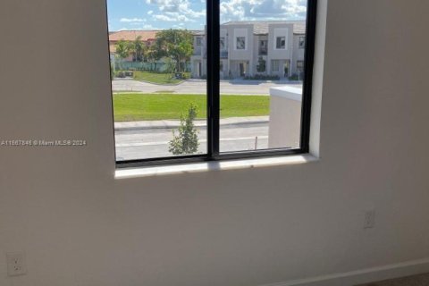 Adosado en venta en Miami, Florida, 3 dormitorios, 122.63 m2 № 1384188 - foto 23