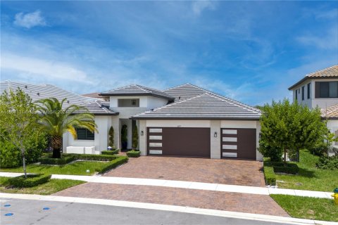 Villa ou maison à vendre à Miramar, Floride: 4 chambres, 236.44 m2 № 1384235 - photo 2