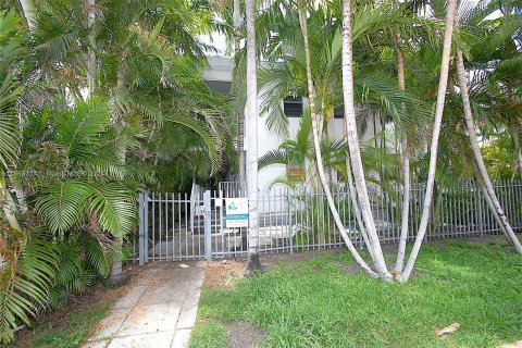 Apartment in Miami Beach, Florida 45.52 sq.m. № 1384234 - photo 9