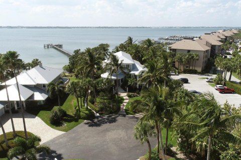 Villa ou maison à vendre à Stuart, Floride: 4 chambres, 462.1 m2 № 374382 - photo 4