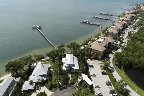Villa ou maison à vendre à Stuart, Floride: 4 chambres, 462.1 m2 № 374382 - photo 5