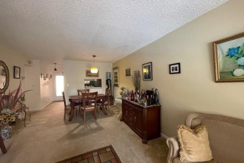 Condo in Tamarac, Florida, 2 bedrooms  № 1183706 - photo 12