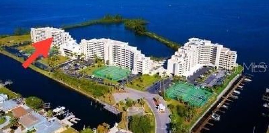 Condominio en Hudson, Florida, 2 dormitorios  № 1244582