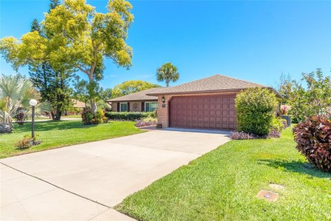 Villa ou maison à vendre à Port Orange, Floride: 2 chambres, 126.53 m2 № 1244611 - photo 1