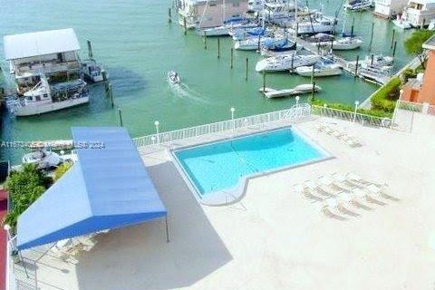 Condominio en alquiler en North Bay Village, Florida, 41.43 m2 № 1396275 - foto 22