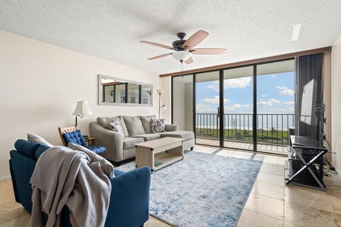 Condo in Hutchinson Island South, Florida, 2 bedrooms  № 1081672 - photo 29