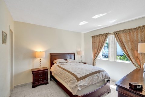 Copropriété à vendre à Pompano Beach, Floride: 2 chambres, 78.04 m2 № 1097600 - photo 16