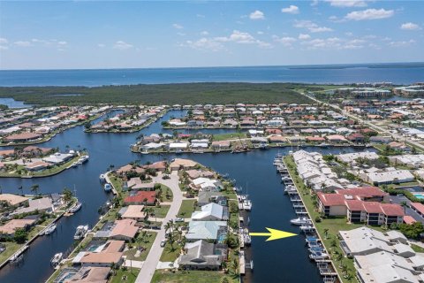 Villa ou maison à vendre à Punta Gorda, Floride: 3 chambres, 186.18 m2 № 695350 - photo 12