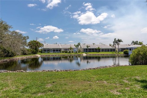 Villa ou maison à vendre à Punta Gorda, Floride: 3 chambres, 186.18 m2 № 695350 - photo 4