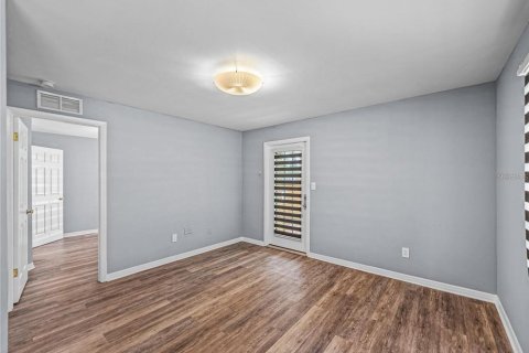 Condo in Tampa, Florida, 1 bedroom  № 1366661 - photo 24