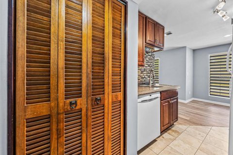 Condo in Tampa, Florida, 1 bedroom  № 1366661 - photo 7