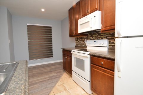 Condo in Tampa, Florida, 1 bedroom  № 1366661 - photo 6