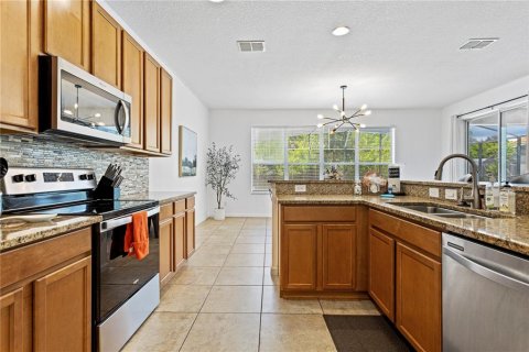 Casa en venta en Kissimmee, Florida, 6 dormitorios, 330.92 m2 № 1366680 - foto 15