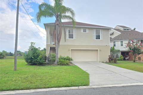 Casa en venta en Hernando Beach, Florida, 3 dormitorios, 165.83 m2 № 1366679 - foto 1