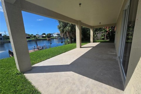 Casa en venta en Hernando Beach, Florida, 3 dormitorios, 165.83 m2 № 1366679 - foto 7