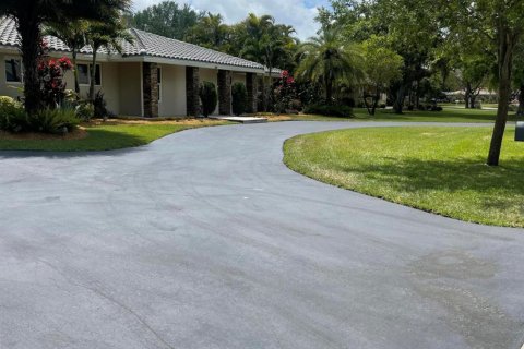 House in Coral Springs, Florida 4 bedrooms, 218.41 sq.m. № 1103299 - photo 13