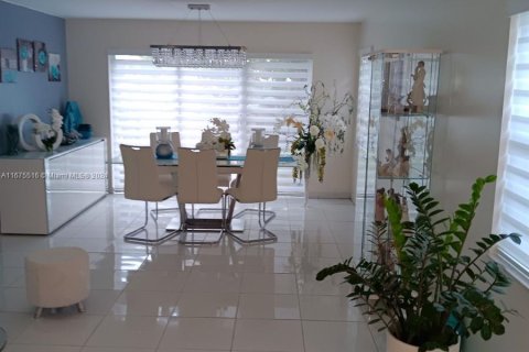 Casa en venta en Coconut Creek, Florida, 5 dormitorios, 225.01 m2 № 1399521 - foto 23