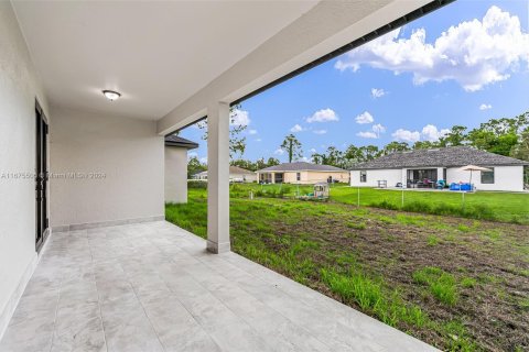 Villa ou maison à vendre à Lehigh Acres, Floride: 3 chambres, 154.87 m2 № 1399520 - photo 24