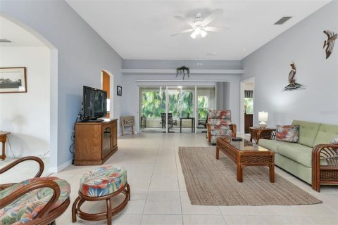 Villa ou maison à vendre à Punta Gorda, Floride: 2 chambres, 128.39 m2 № 1296855 - photo 4