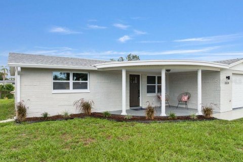 House in Holiday, Florida 3 bedrooms, 115.38 sq.m. № 1266059 - photo 2