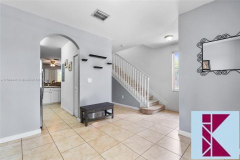 Copropriété à vendre à Homestead, Floride: 2 chambres, 119.84 m2 № 1221027 - photo 2