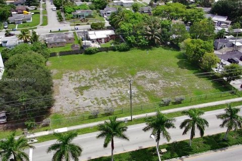 Terrain à vendre à West Park, Floride № 786043 - photo 6