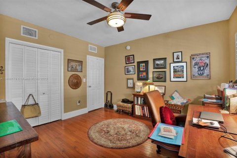 Condominio en venta en Bay Harbor Islands, Florida, 2 dormitorios, 99.22 m2 № 845936 - foto 20