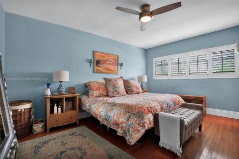 Condominio en venta en Bay Harbor Islands, Florida, 2 dormitorios, 99.22 m2 № 845936 - foto 16