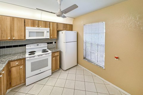 House in Lake Worth, Florida 2 bedrooms, 87.42 sq.m. № 1117850 - photo 28