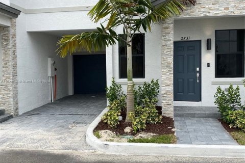 Touwnhouse à vendre à Fort Lauderdale, Floride: 3 chambres, 127.93 m2 № 1293296 - photo 1