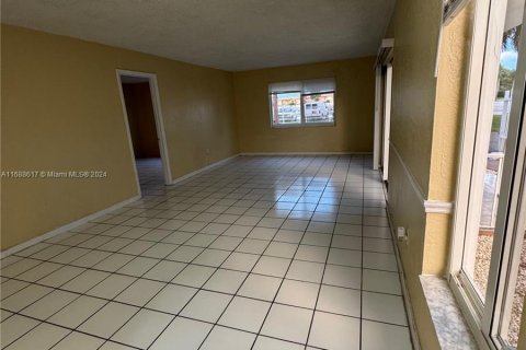 Condominio en venta en Miami Gardens, Florida, 2 dormitorios, 91.97 m2 № 1430178 - foto 13